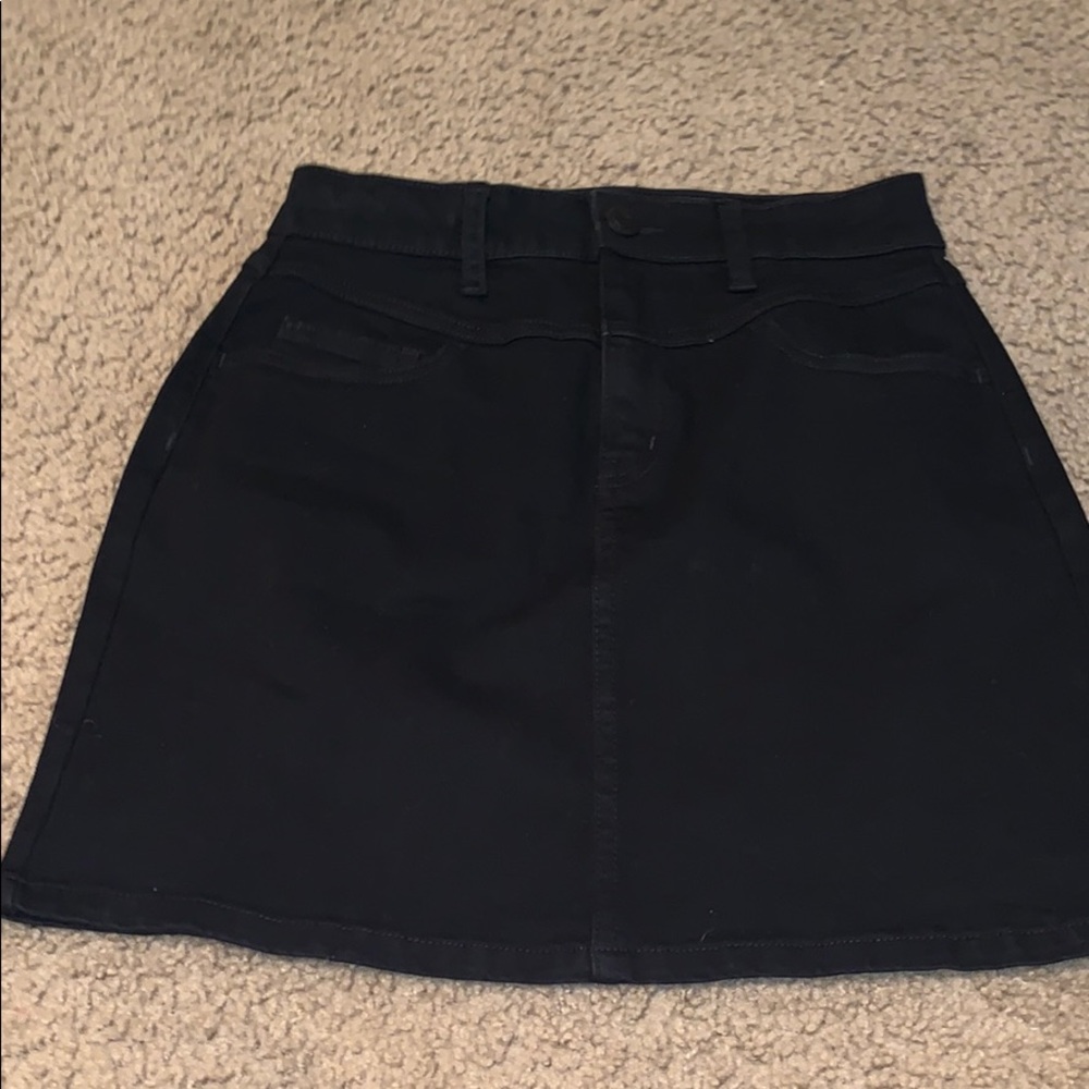 Black tight skirt